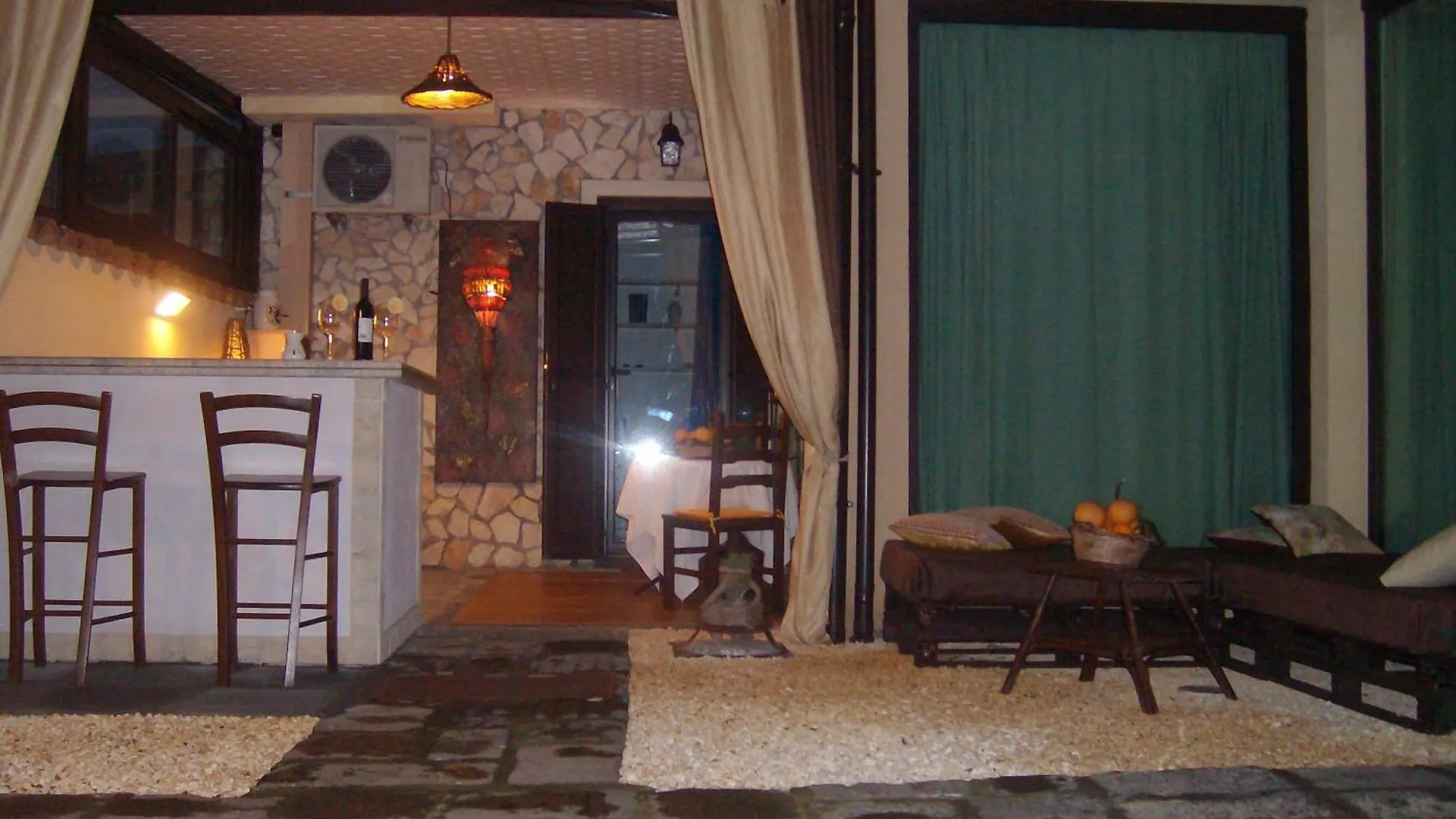 Villa Singola -Sole-Luna-Casavilladusoleil Hébergement de vacances Acireale
